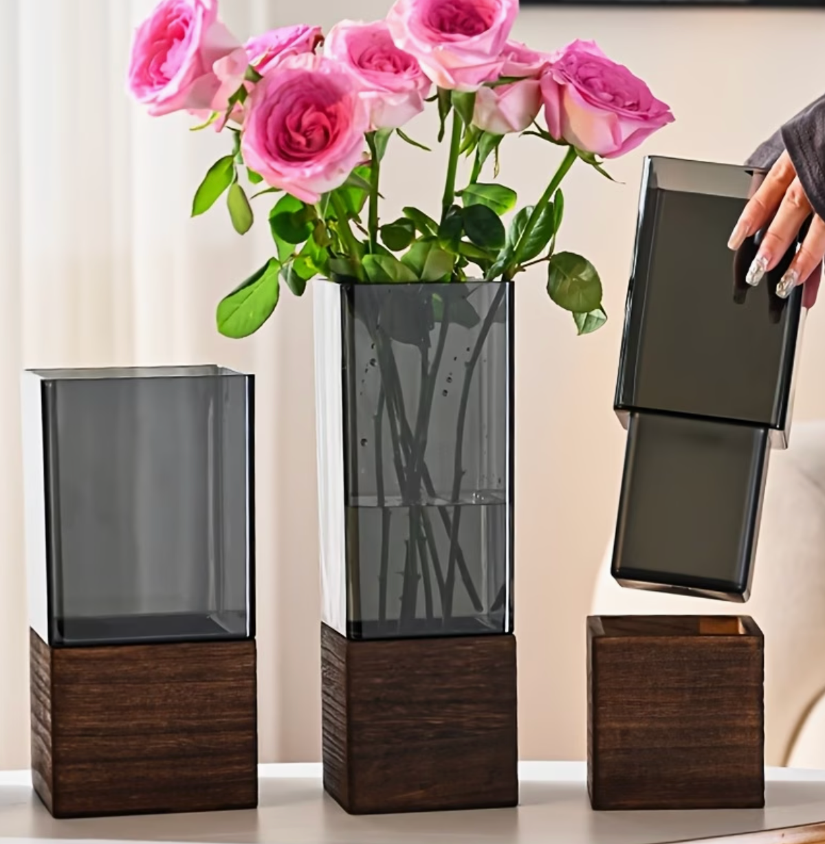 Lumière | Acrylic Vase with Wooden Base