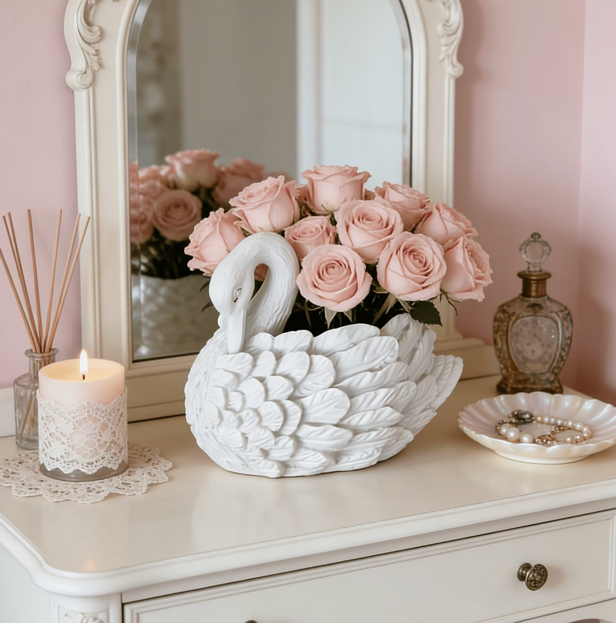 Cygne | Swan Shaped Decorative Vase Elegant Home Décor