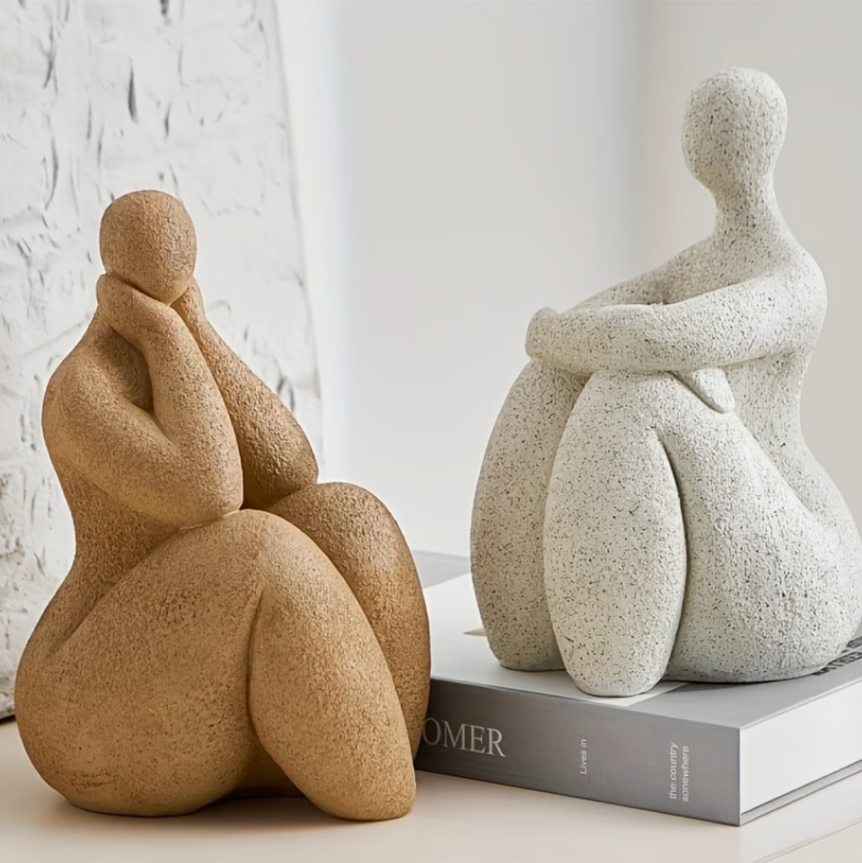 Forma | Nordic Minimalist Curvy Woman Sculpture Sandstone Texture