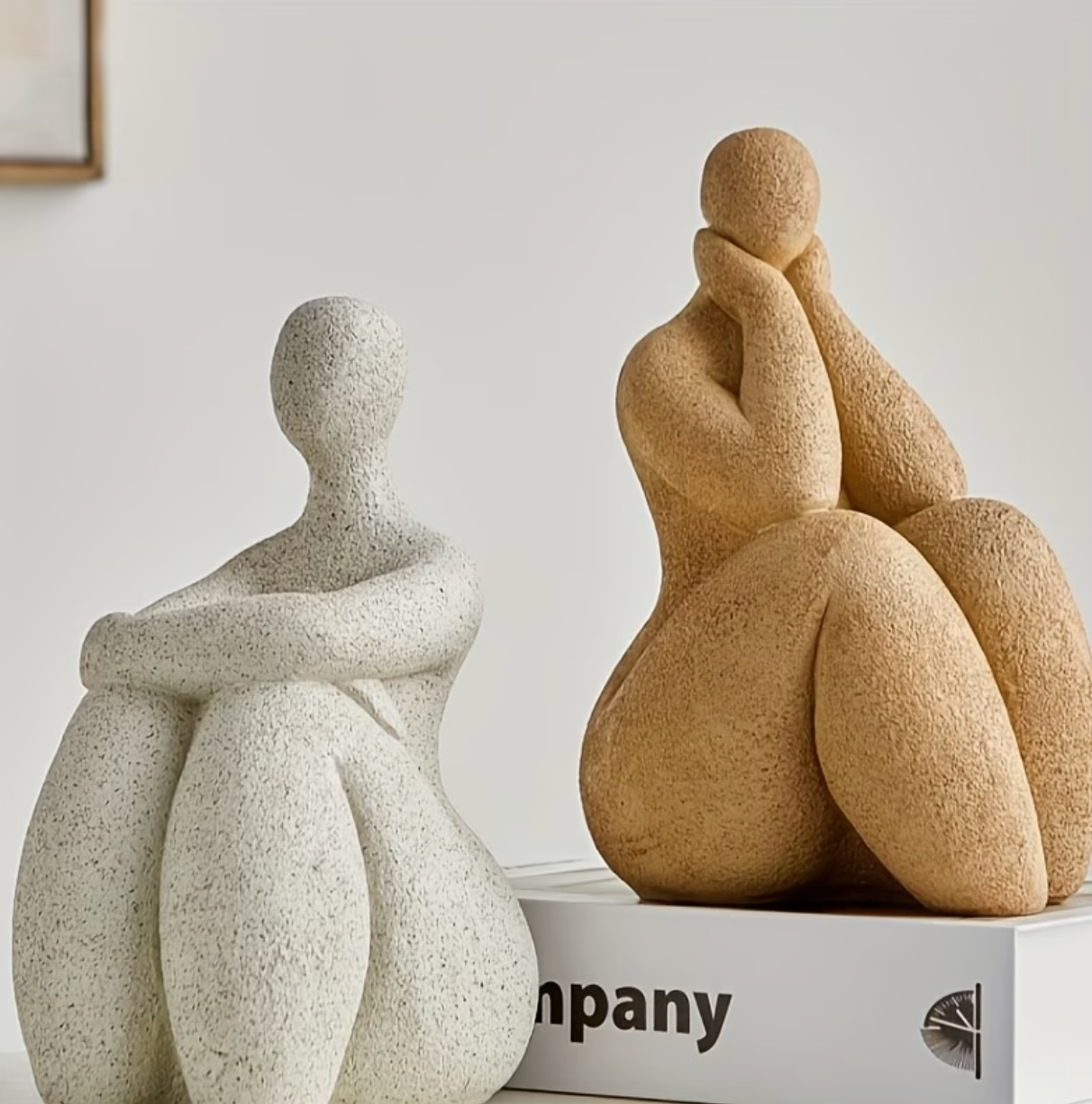 Forma | Nordic Minimalist Curvy Woman Sculpture Sandstone Texture