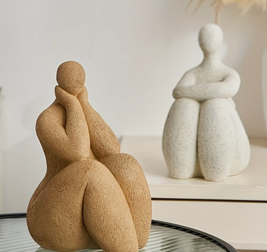 Forma | Nordic Minimalist Curvy Woman Sculpture Sandstone Texture